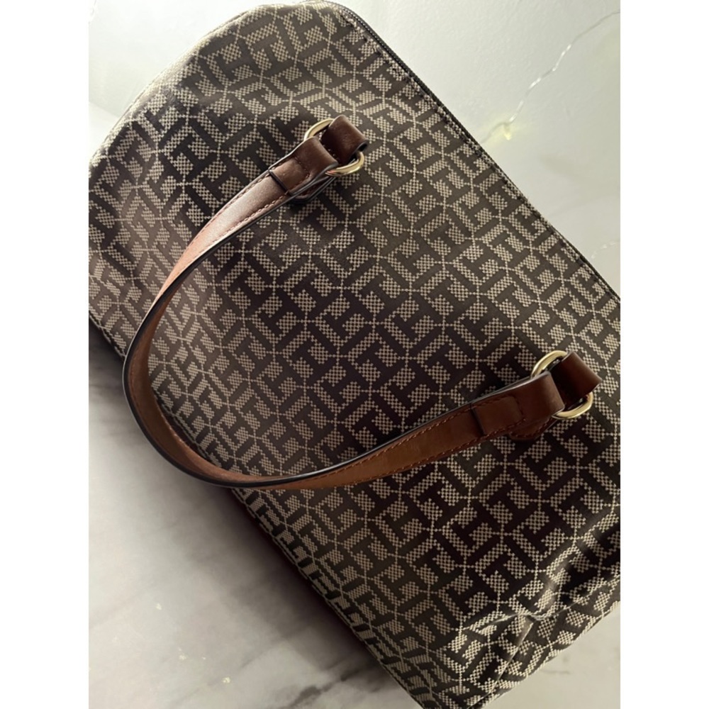 🚨 TOMMY HILFIGER Women’s Brown Small Handbag Excellent Condition - Picture 2 of 8
